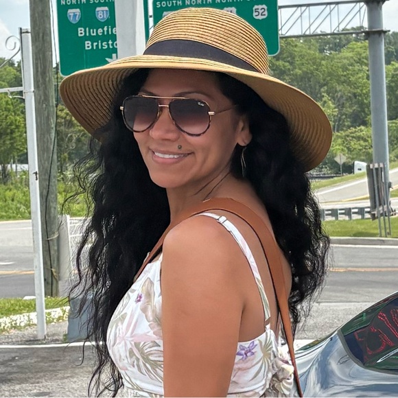 Meet your Posher, Nelba - Picture 1 of 1